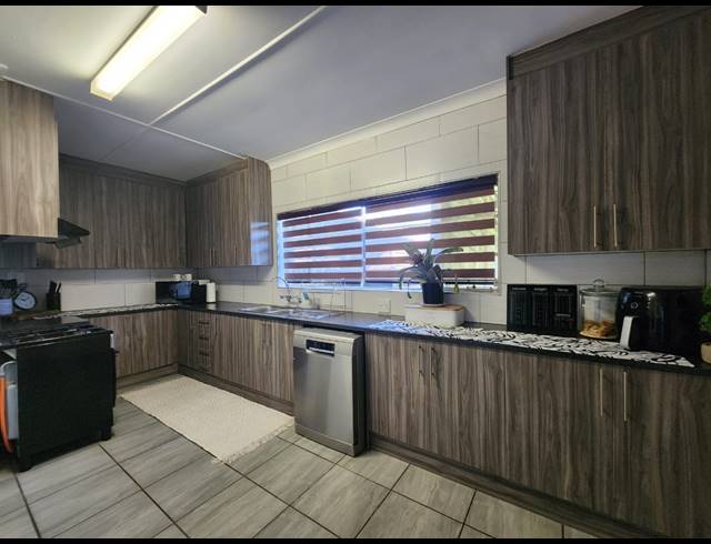 3 BEDROOM HOUSE SOLD IN ARCON PARK